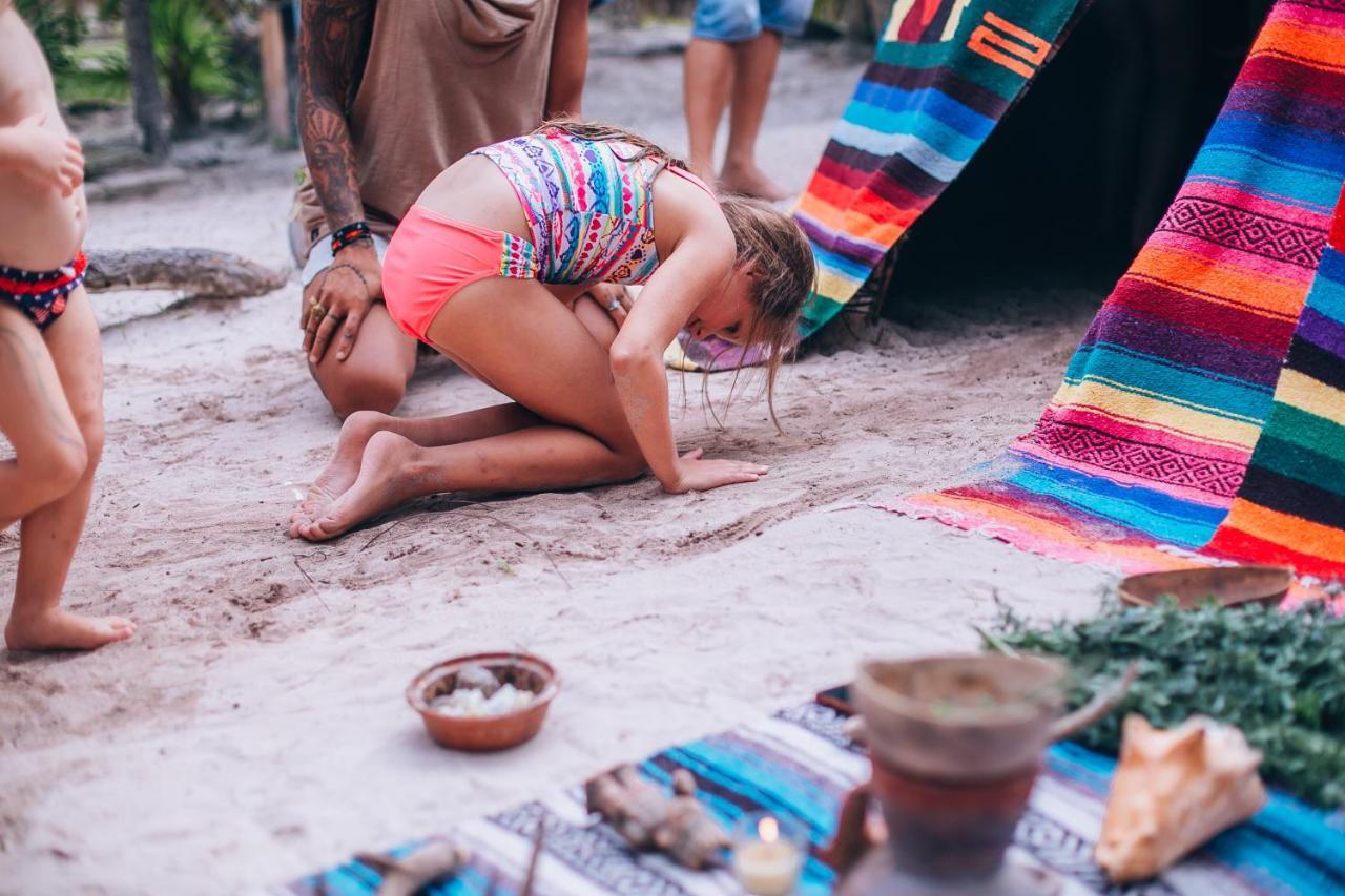 Ikal Tulum Hotel Exterior photo A woman in a trance state during a shamanic healing session